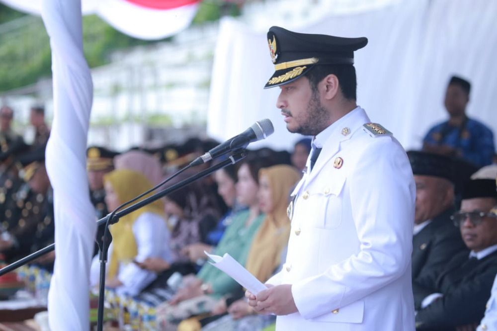 Bupati Alvin Akawijaya Putra Pimpin Upacara HUT Kabupaten Buton ke-67
