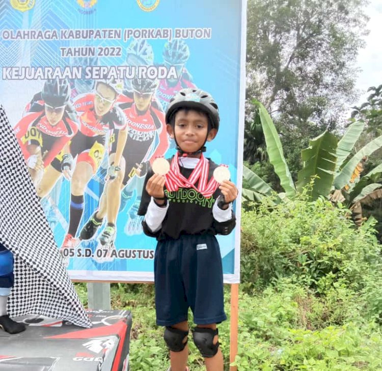 Atlet Cilik Asal Kecamatan Wabula Firdaus Novalino Ahmad Berhasil Raih Juara 3 Kejuaraan Sepatu Roda Cilik Porkab