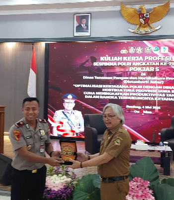 Pelaksanaan Kuliah Kerja Profesi (KKP) peserta didik Sespimma Polri Angkatan ke-75 Tahun Anggaran 2026 oleh Pokjar V digelar pada Senin (4/5/2026) di Aula Soejoed Lantai 2, Dinas Tanaman Pangan dan Hortikultura Provinsi Jawa Barat, Kota Bandung. (Foto: Istimewa)