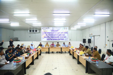Wagub Sultra Tinjau Ekspor Langsung Dari Pelabuhan Baubau, Dorong Optimalisasi Pelabuhan Daerah