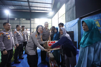 Sespimma Polri Angkatan 75 Pokjar V Gelar Bakti Sosial Bagikan Sembako dan Santunan Anak Yatim di Polres Sumedang